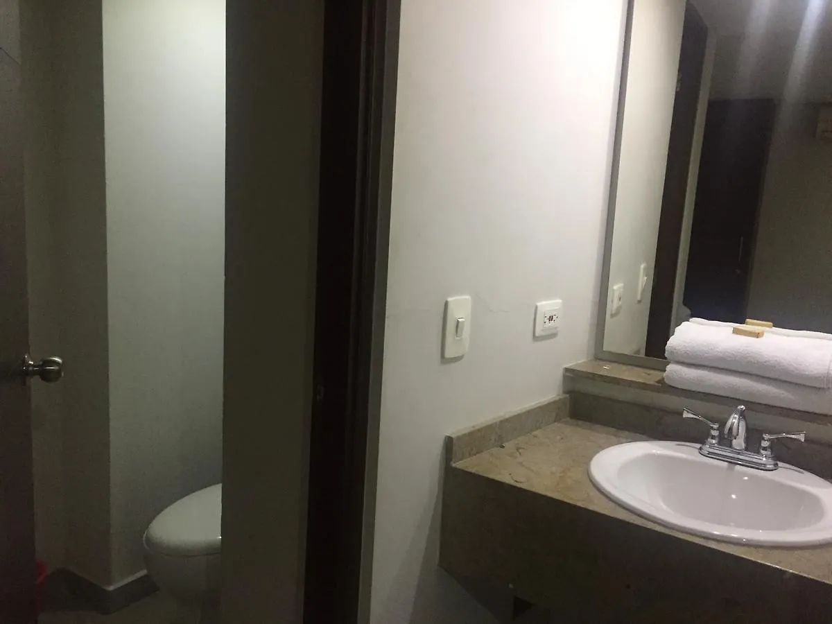 Hotel Romanza Medellin 3*,