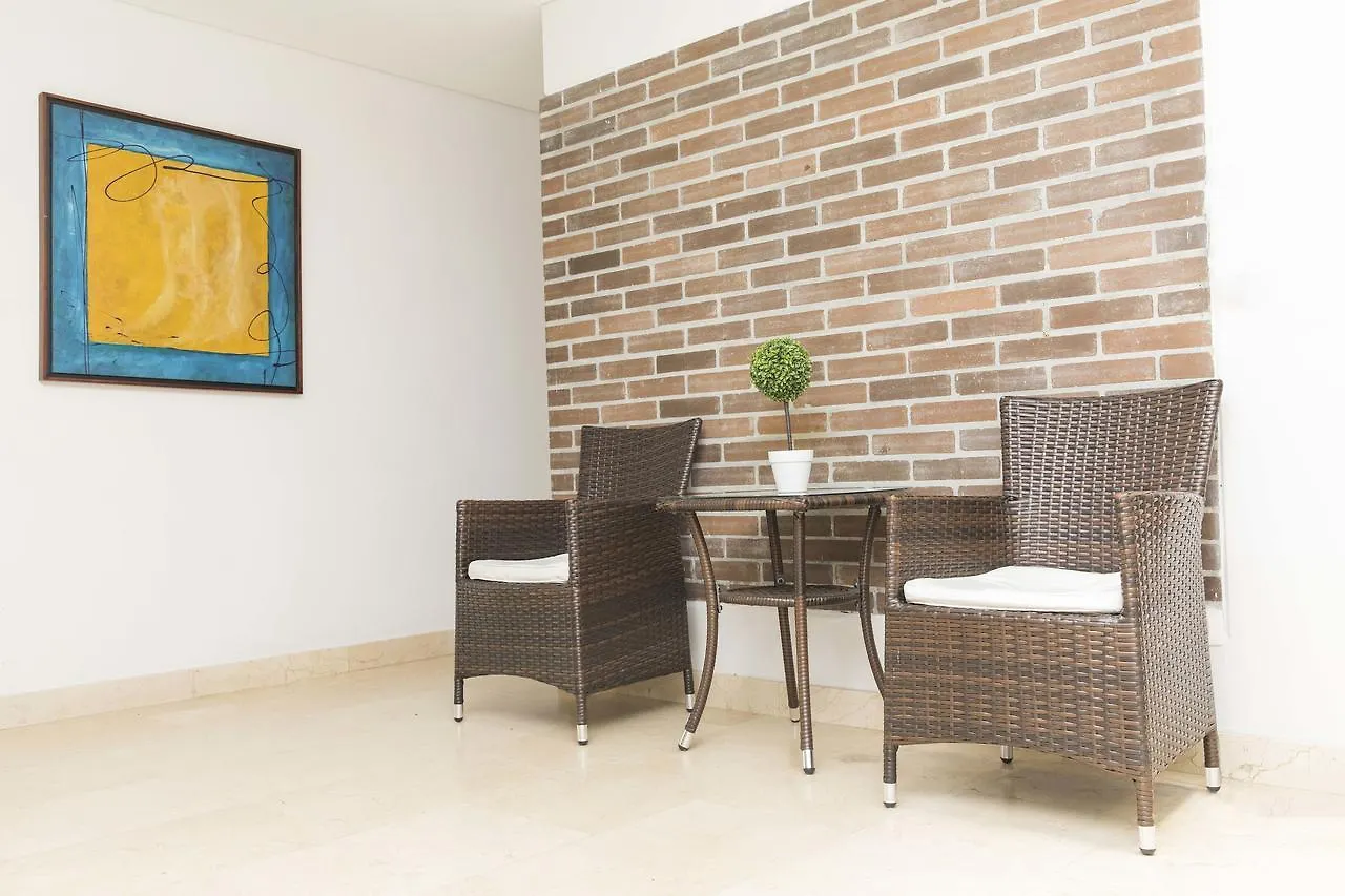 Hotel Romanza Medellin 3*,